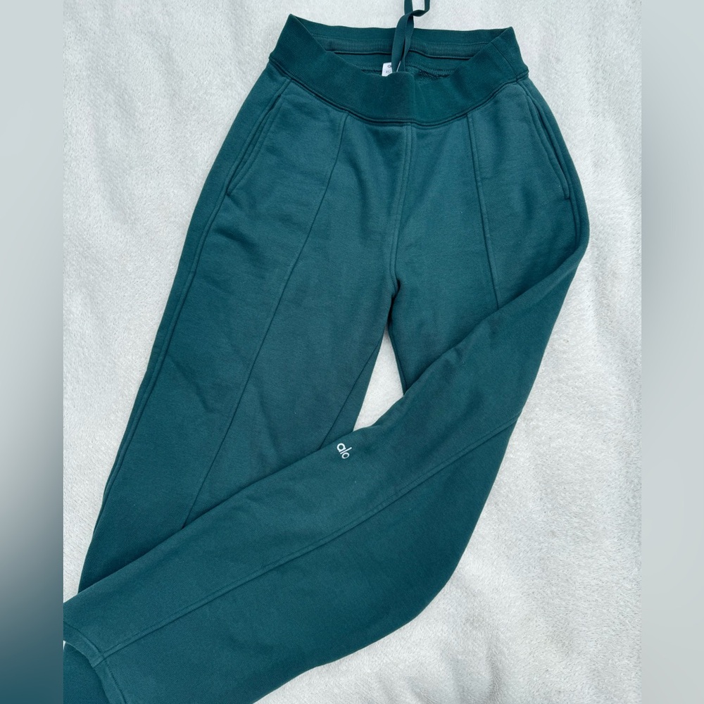 alo yoga high waist free time sweatpants - Picture 4 of 6